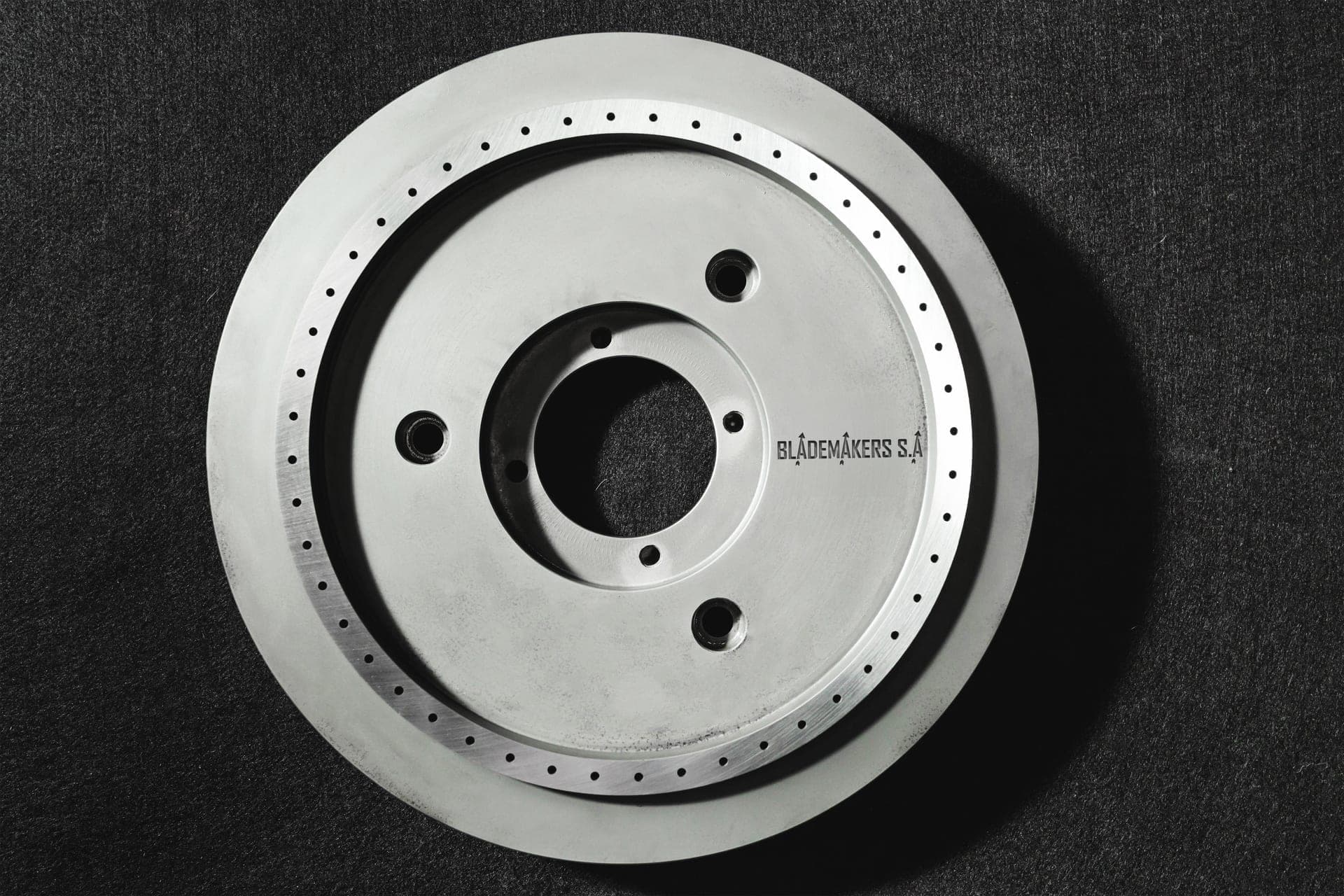 Circular granulator blade for plastic recycling